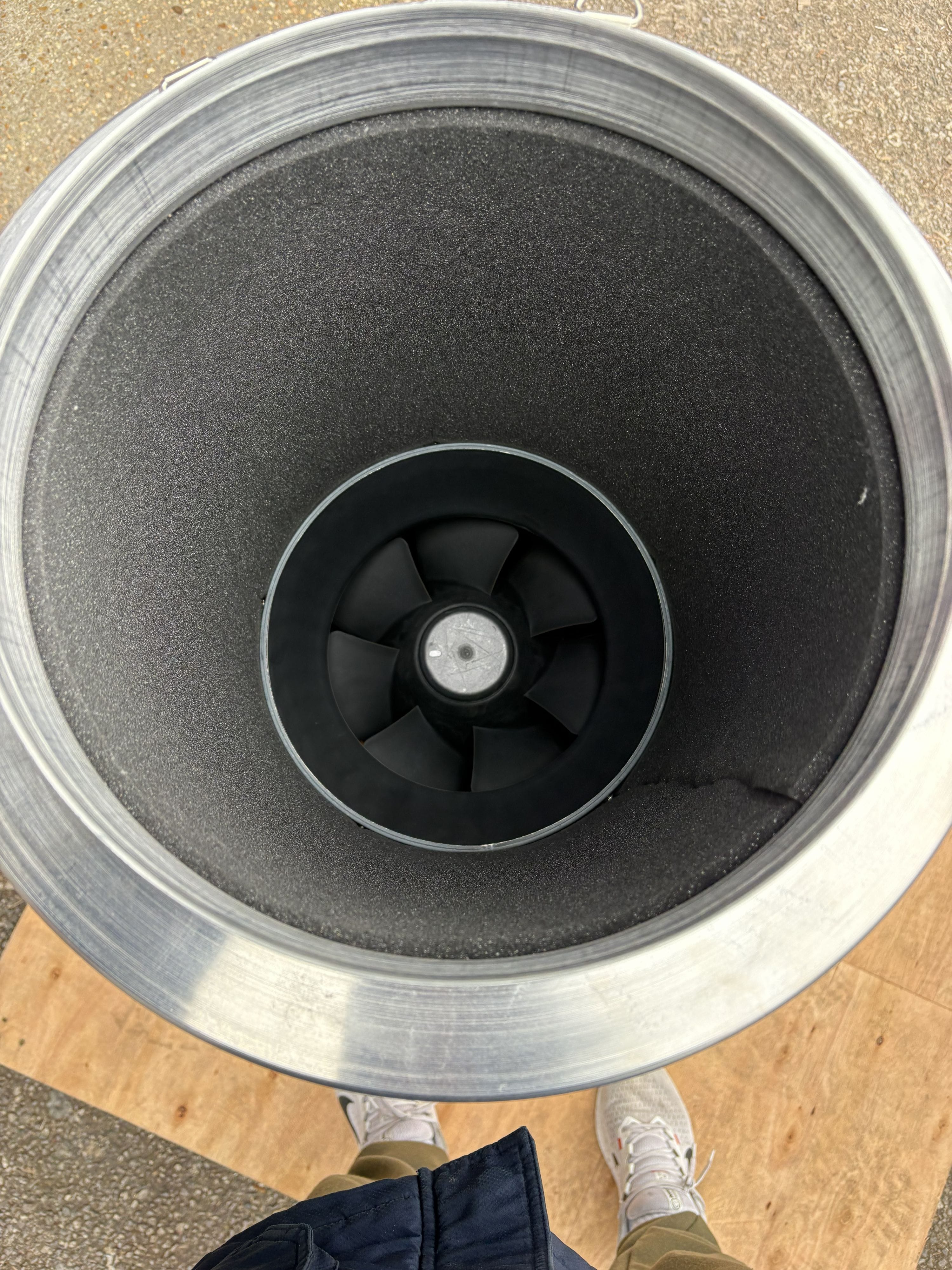 **BARELY USED** 12" Phresh Hyperfan Silenced EC Fan